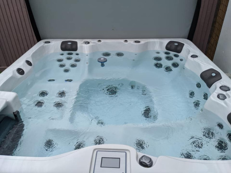 Гидромассажный спа-бассейн Vita Spa Salon Гидромассажный спа-бассейн Vita Spa Salon