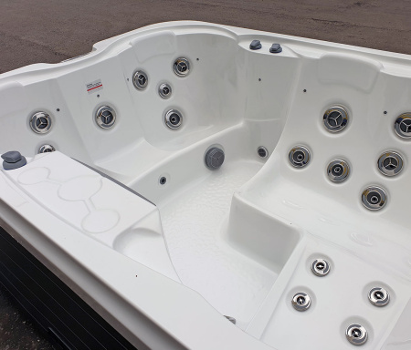 Гидромассажный спа-бассейн JNJ Spas Elegant Vegas SPA-355 / Выставочный образец